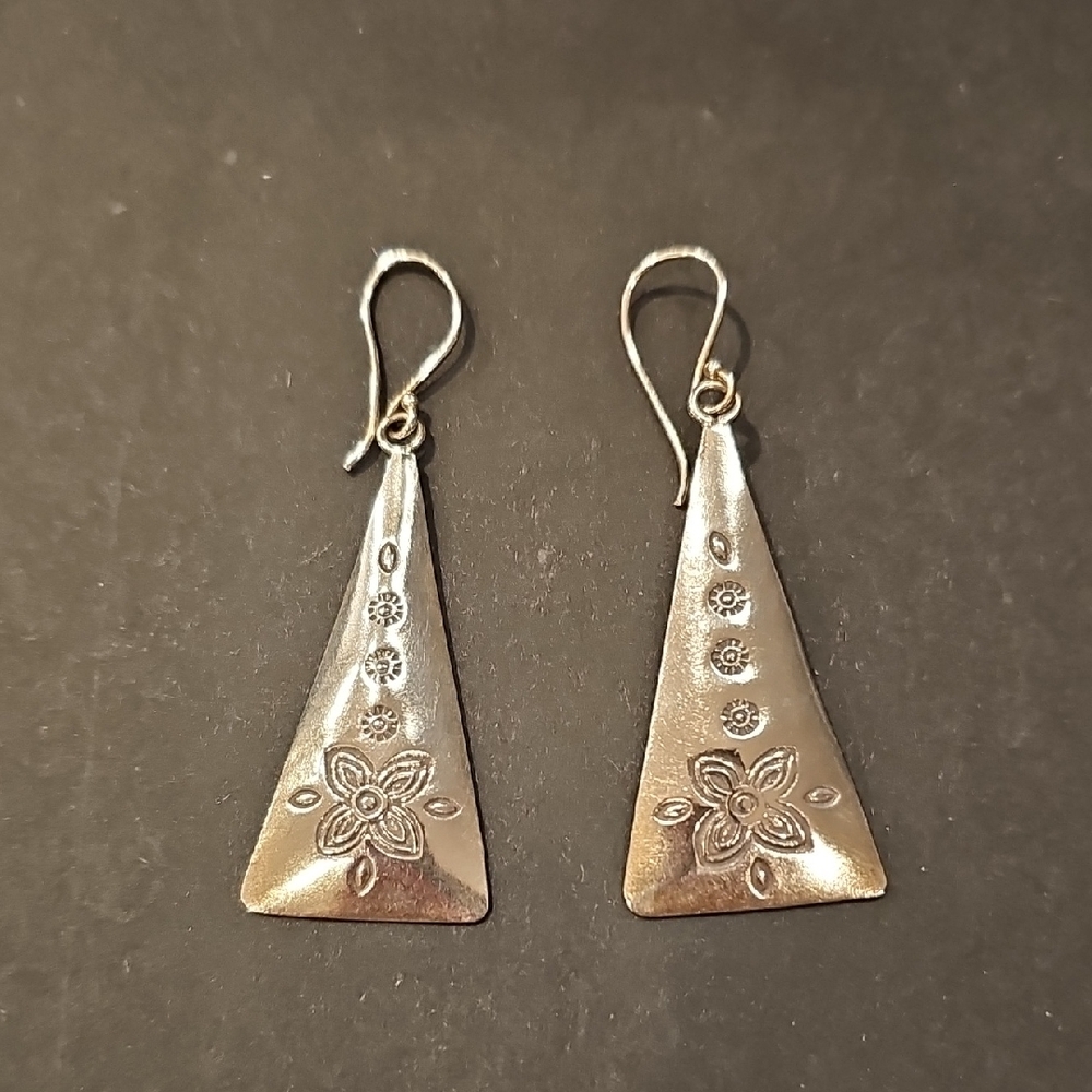 Elegant Silver Floral Earrings